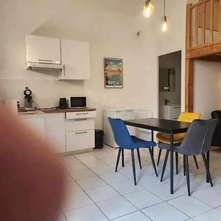 Lägenhet Le Cocon Du Chateau Nantes